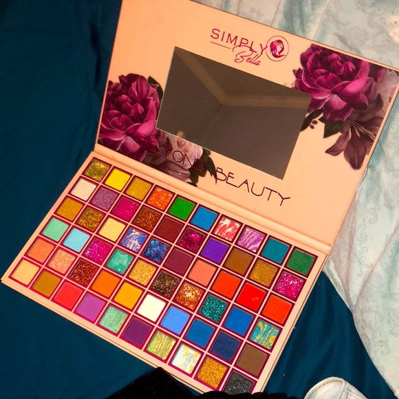 Simply Bella pallet eyeshadow - Picture 2 of 3